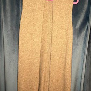 100% cashmere sleeveless sweater